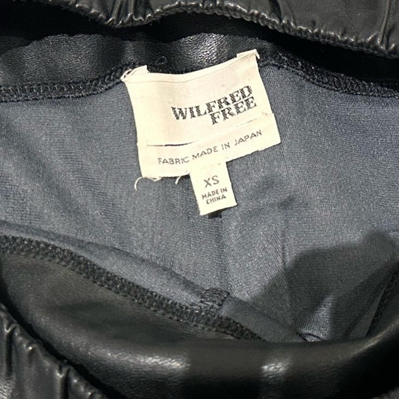 Aritzia Wilfred Free Daria Pant High Rise Black Faux Leather Leggings. Size XS - Picture 6 of 6